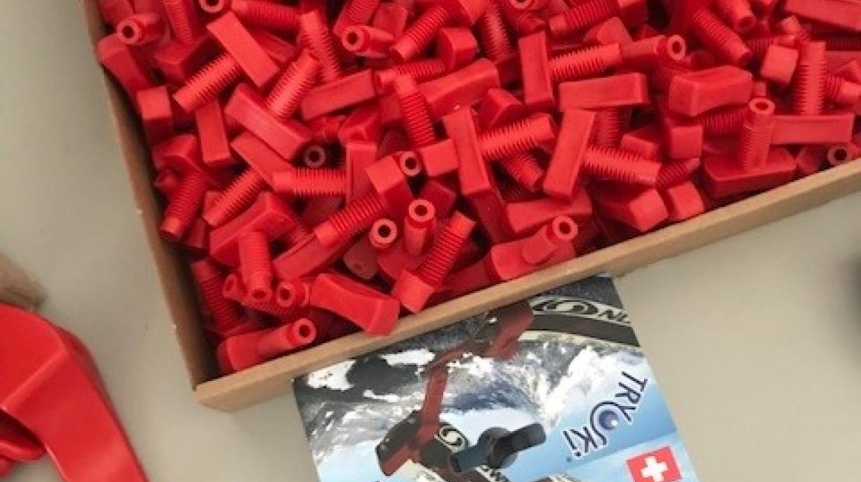 L'Association PME-CE en visite chez ADMO Plastique SA : Une entreprise familiale au service des industries de haute précision