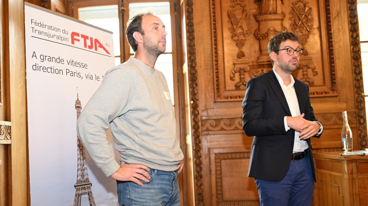 Rétablissement de la quatrième course: Lausanne-Vallorbe-Paris: 10'000 signatures obtenues... et la récolte continue!