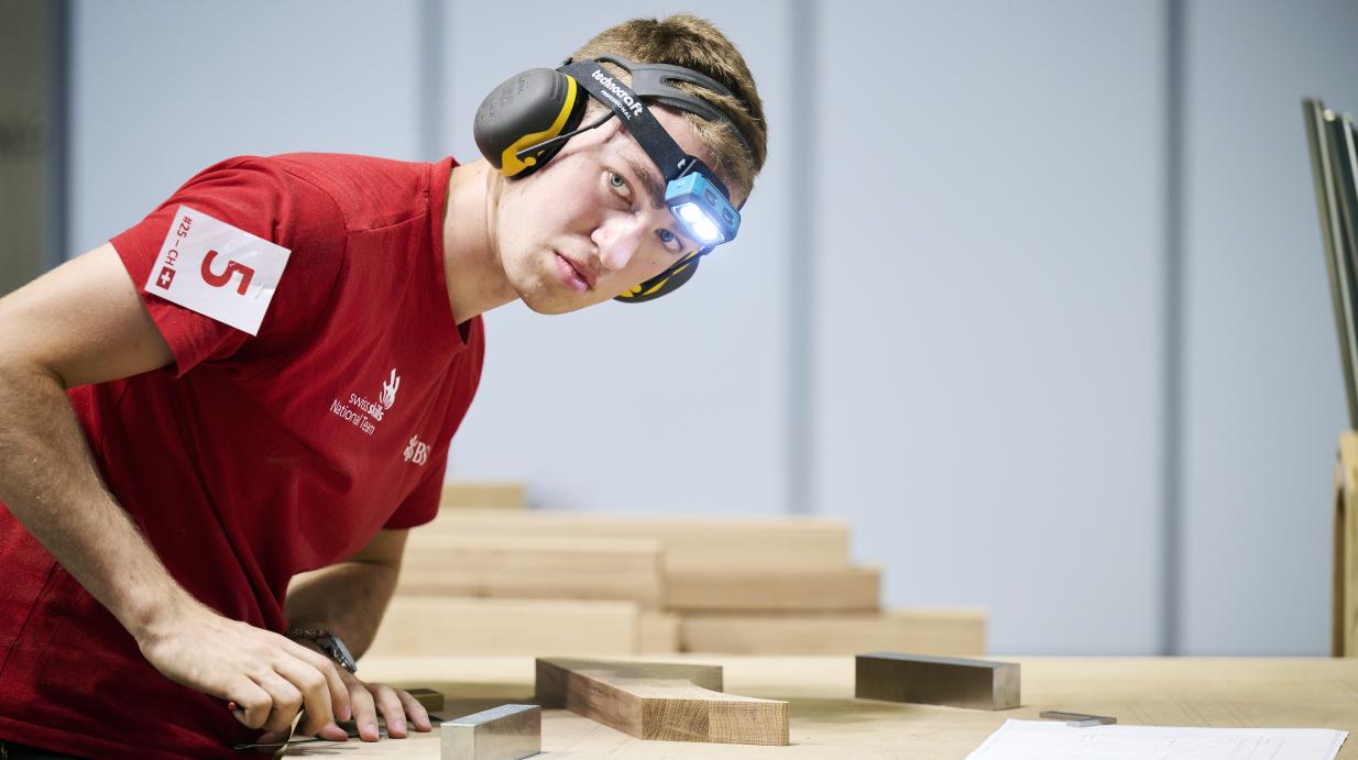 Loïc Santschi: itinéraire d'un champion en menuiserie