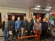 Les poses photos donnent des ailes aux autres membres de la délégation.