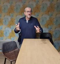 Le Maire de Pontarlier, Patrick Genre, souhaite la bienvenue à la délégation à la Brasserie de La Poste.