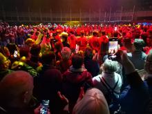 Loïc et les 44 autres membres de laSoirée suisse avec le NationalTeam des SwissSkills. "Tous ensemble, tous ensemble, yeah.