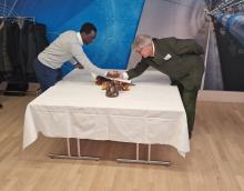  Bertrand Konaté et Jean-Marc Probst d'AERIA+ mettent à l'épreuve la marmite CCIG 