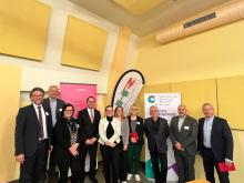 de gauche à droite: Mike Pessotto (Président HR Neuchâtel), Pascal Moesch (Athemis Avocats), Deborah Balicki (SECO), Aurélien Witzig (Université de Neuchâtel), Roxane Zappella (FER Neuchâtel), Régine de Bosset (CNCI), Noélie Valentin (Manufacture des Montres Rolex SA), Pascal Schwab (Schwab System), Ardian Laha (SwissStaffing), Mathieu Piguet (CVCI)