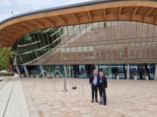 Vue du parc technologique de Madar City, éco-cité à vocation expérimentale dans les domaines des énergies renouvelables, des transports propres et de la gestion des déchets
