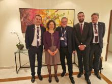 Réception au consulat suisse des Émirats arabes unis à Dubaï: la Consule générale, Angelica Schempp, souhaite la bienvenue à la délégation neuchâteloise. Sur cette photo, présence de Michael Lane, Président du Swiss Business Council United Arab Emirates