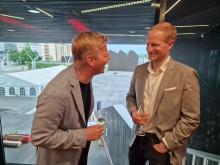 Totale complicité entre Gaël Lanthemann et Cédric Spiehofer. Pour l'UNAM, c'est le cliché de la soirée, même si le photographe n'a pas fait exprès.